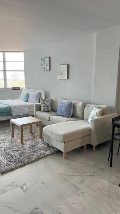 Sunny Isles Beach Spacious Apartment Екстериор снимка