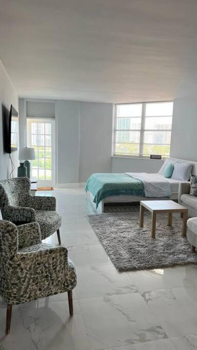 Sunny Isles Beach Spacious Apartment Екстериор снимка