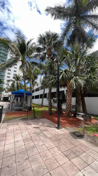Sunny Isles Beach Spacious Apartment Екстериор снимка