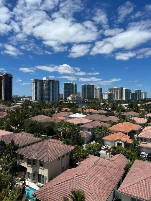 Sunny Isles Beach Spacious Apartment Екстериор снимка