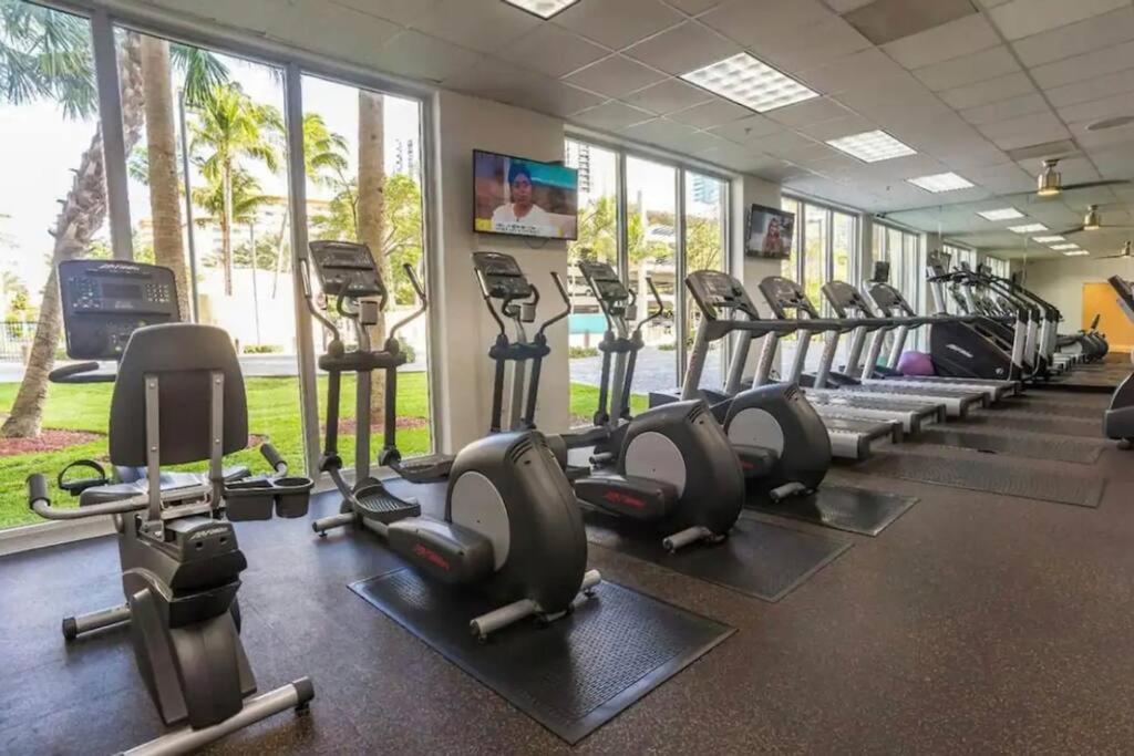 Sunny Isles Beach Spacious Apartment Екстериор снимка