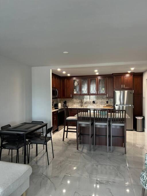 Sunny Isles Beach Spacious Apartment Екстериор снимка