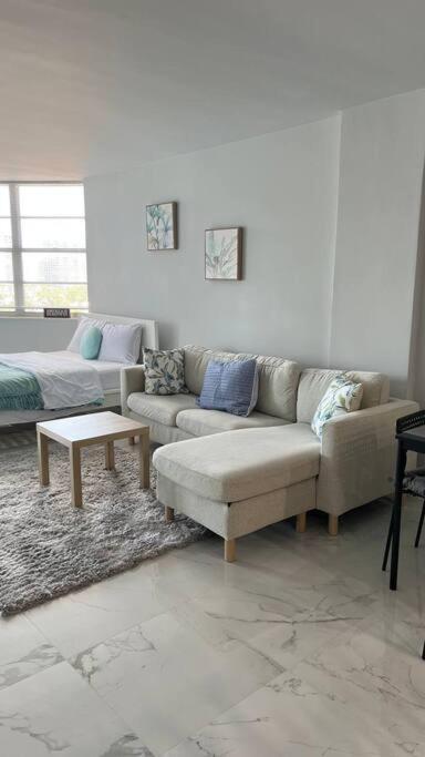 Sunny Isles Beach Spacious Apartment Екстериор снимка
