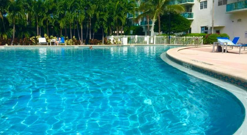 Sunny Isles Beach Spacious Apartment Екстериор снимка