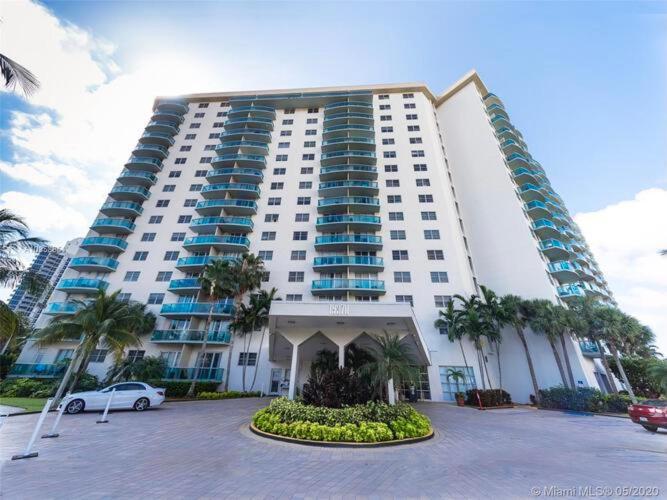 Sunny Isles Beach Spacious Apartment Екстериор снимка