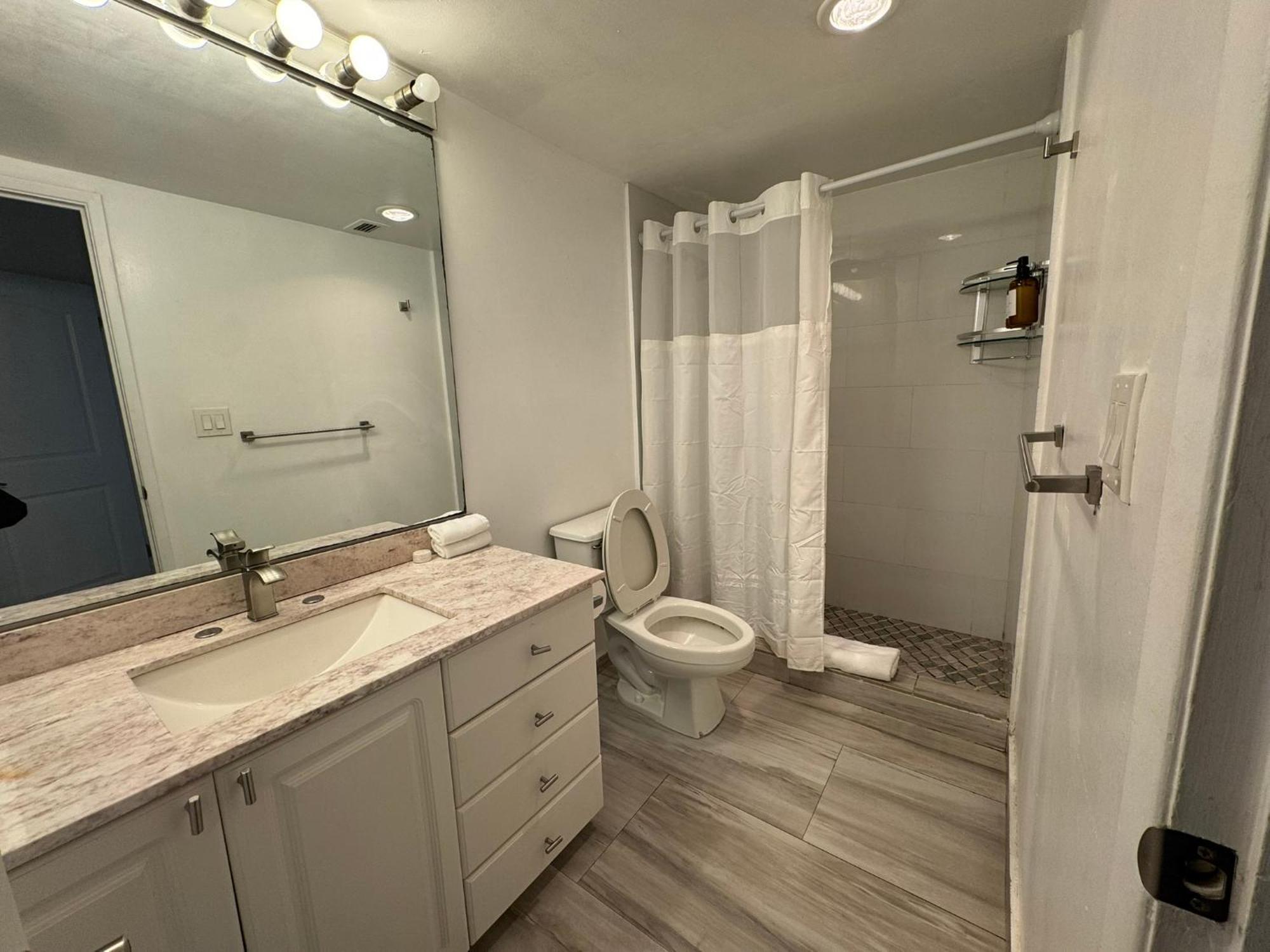 Sunny Isles Beach Spacious Apartment Екстериор снимка